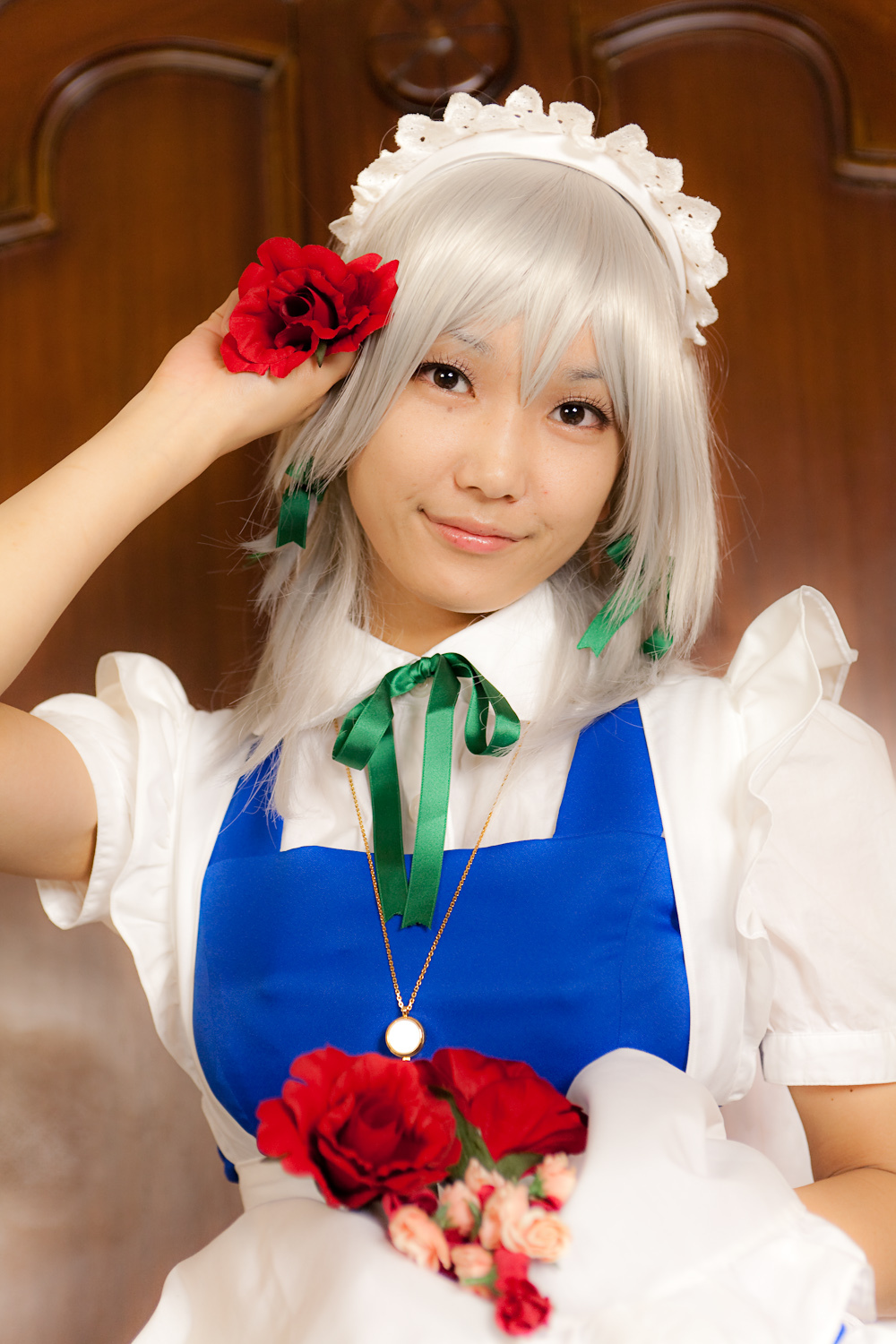 cosplay美女套图 c77 Sakuya Izayoi　白丝假发扮相(1)